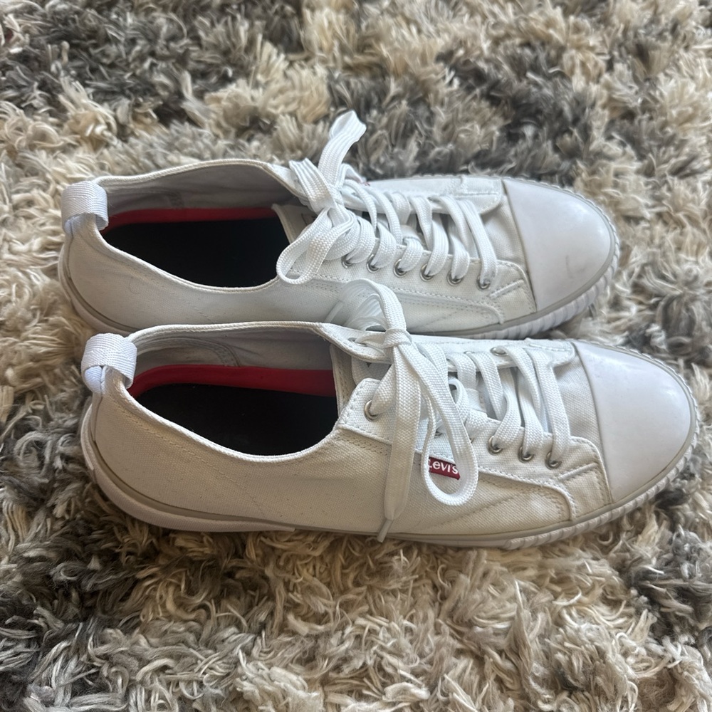 Levi's Classic White Lace-Up Sneakers